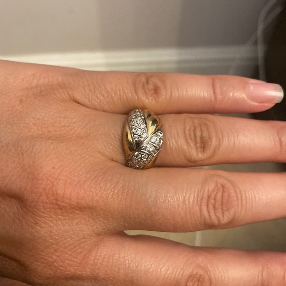 Gold ring - Picture 1 of 5